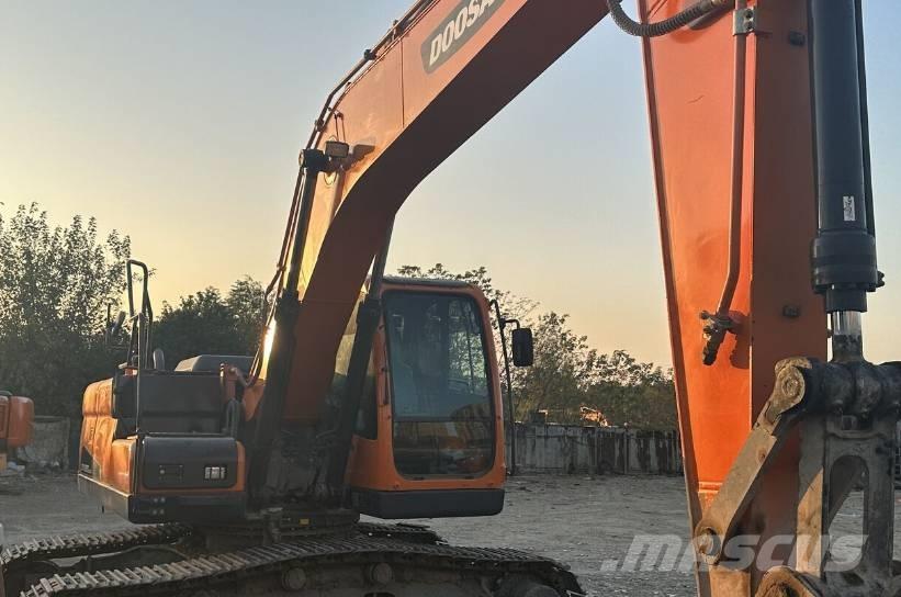 Doosan DX220 Pelle sur chenilles