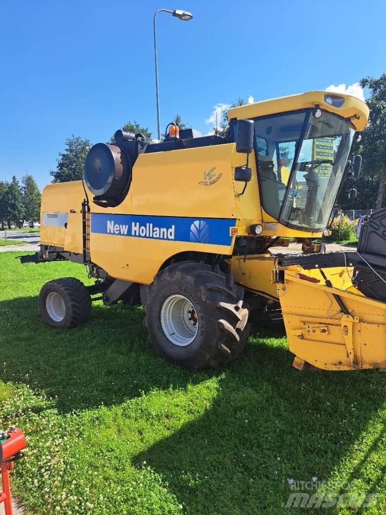 New Holland TC5050 Moissonneuse batteuse