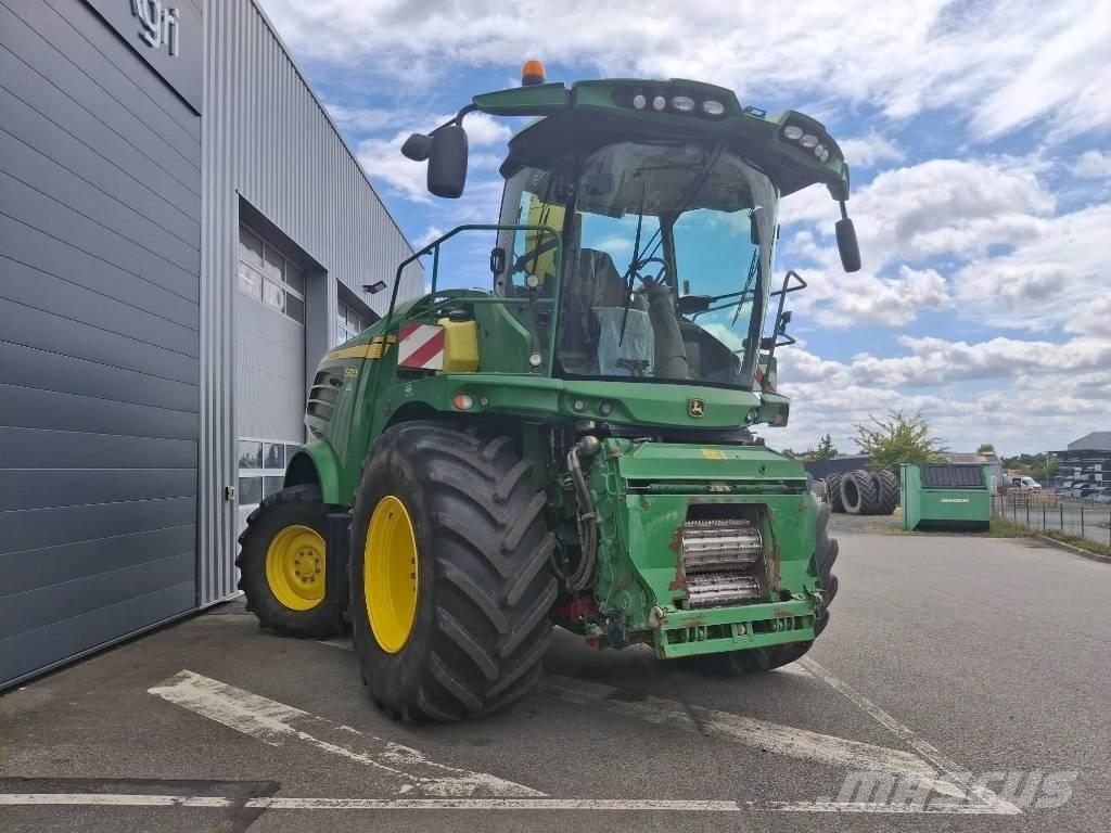 John Deere 7300 i Ensileuse automotrice