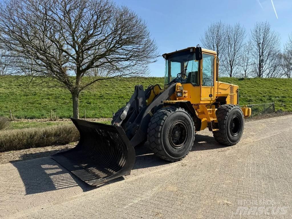 Volvo L70D Chargeuse sur pneus