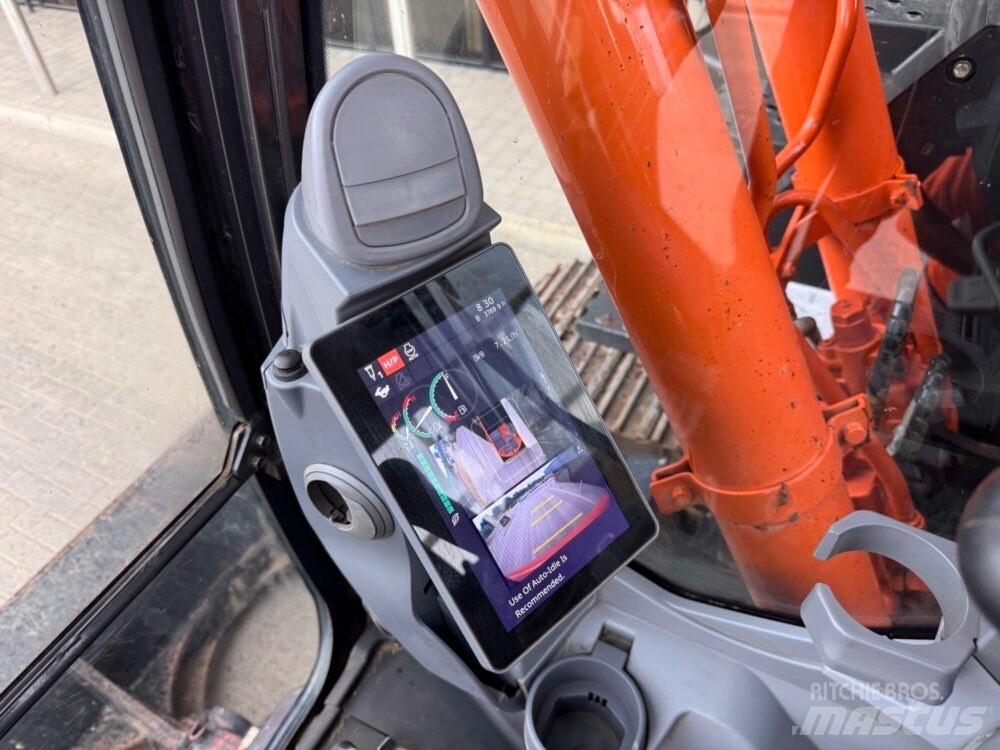 Hitachi ZX135USBL-7 Pelle sur chenilles