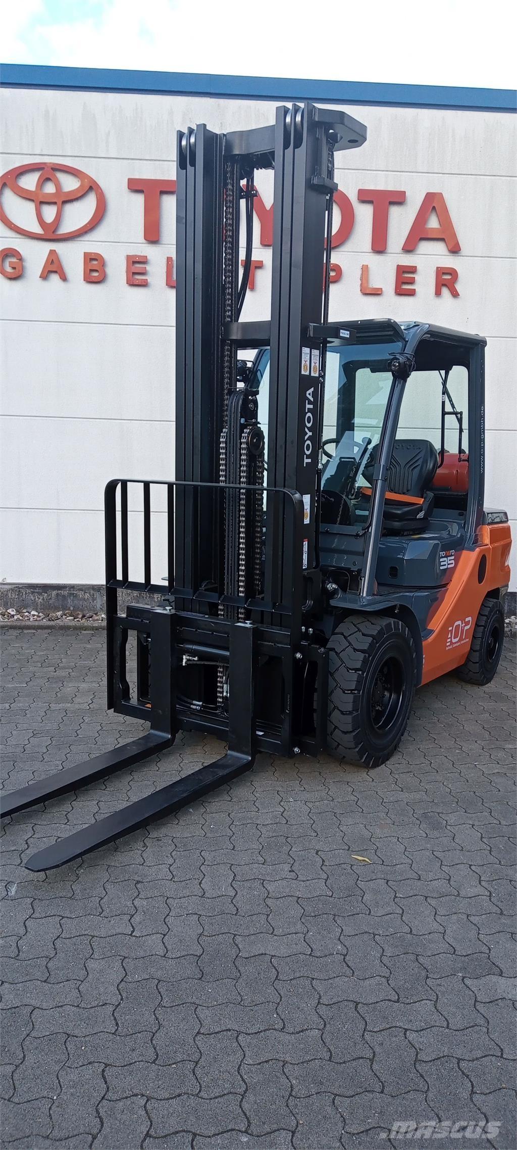 Toyota 02-8FGJF35 Chariots GPL