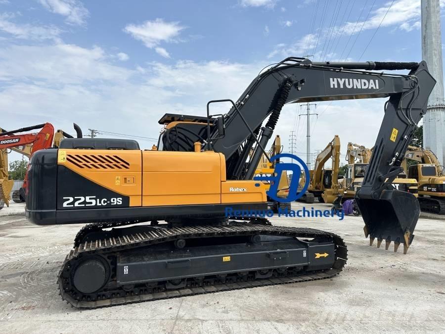 Hyundai 225LC-9S Pelle sur chenilles