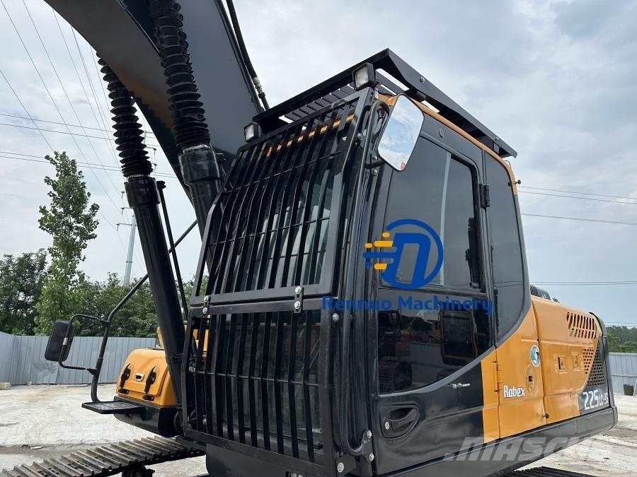 Hyundai 225LC-9S Pelle sur chenilles