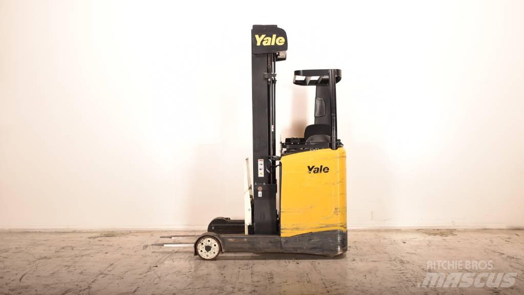 Yale MR 14 Chariot à mât rétractable