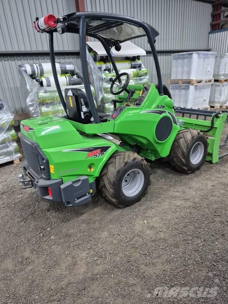 Avant 528 Chargeuse multifonction