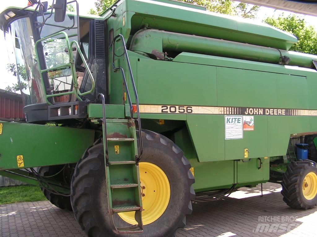 John Deere 2056 Moissonneuse batteuse