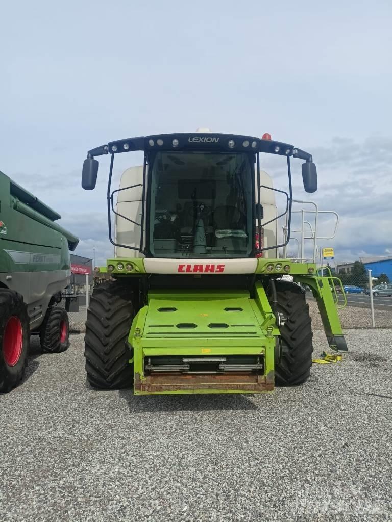 CLAAS Lexion 670 Moissonneuse batteuse