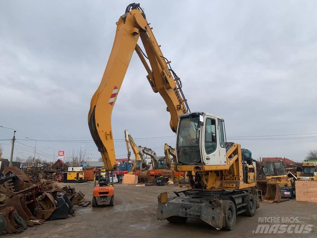Liebherr A 904 C Pelle sur pneus