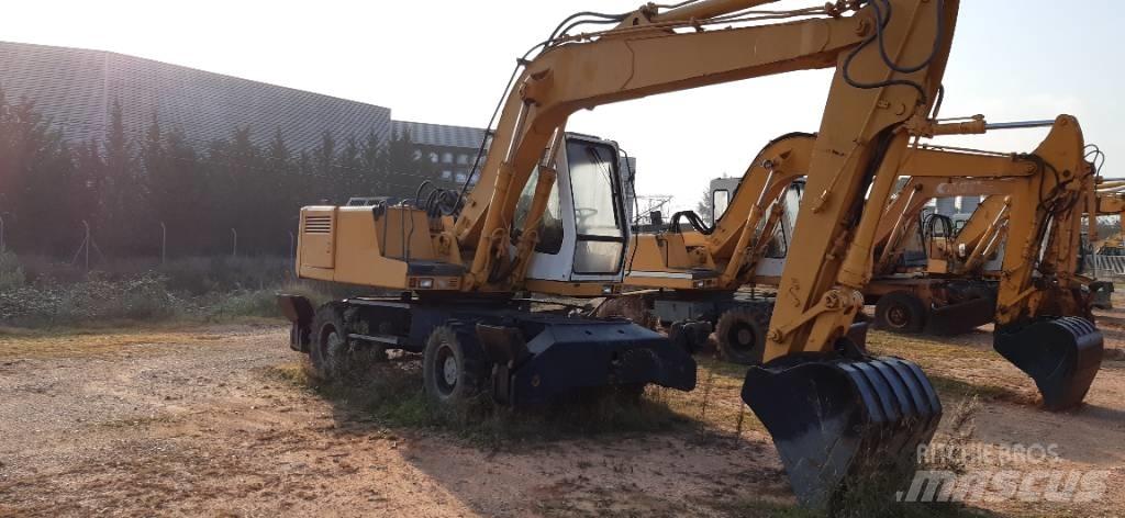 Liebherr A 902 Pelle sur pneus