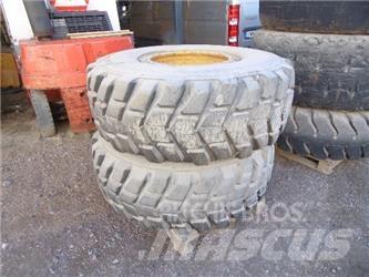  VKT 20,5x25 Pneus, roues et jantes