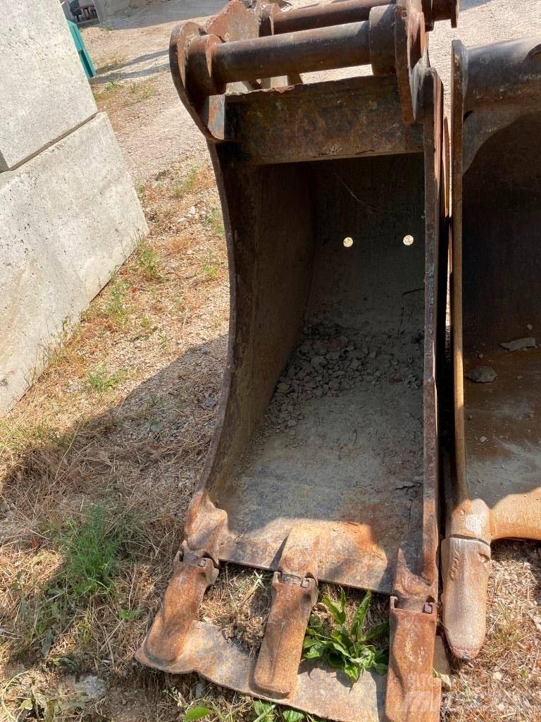 Komatsu PW148-11 Pelle sur pneus