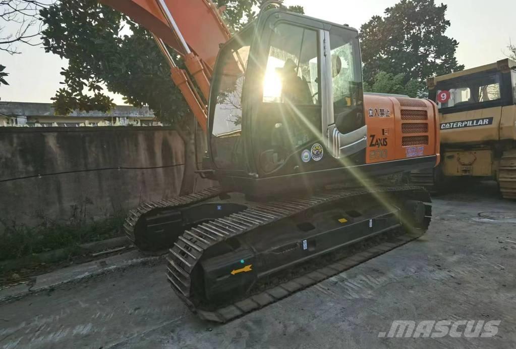 Hitachi ZX 200 Pelle sur chenilles