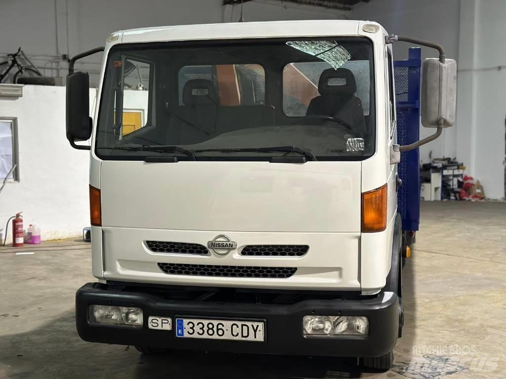 Nissan ATLEON 140 Camion plateau