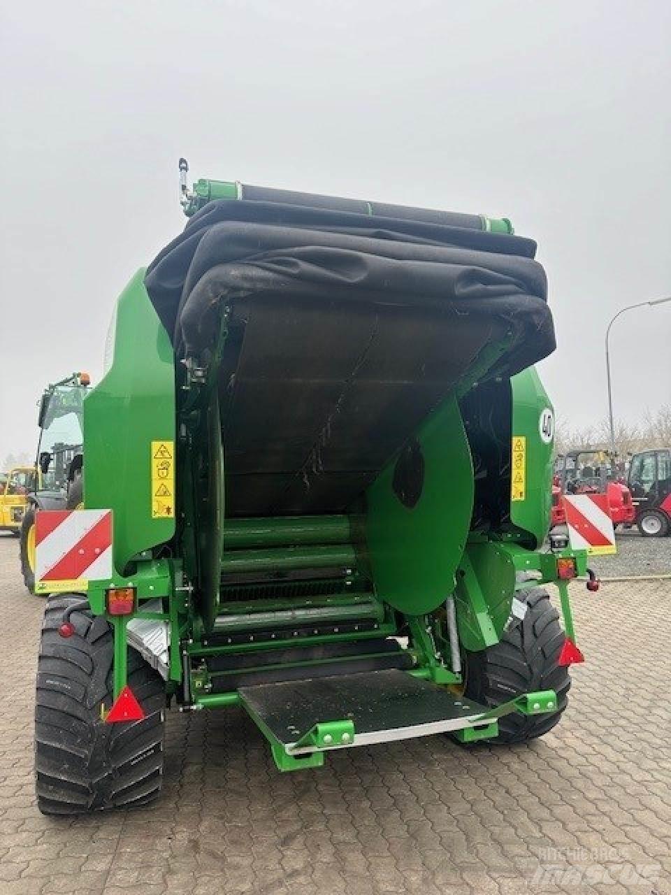 John Deere V461R Presse à balle ronde
