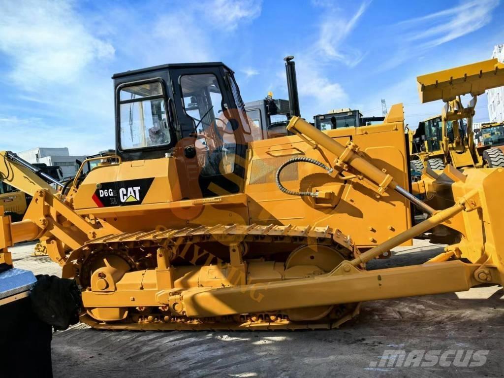 CAT D6G Bouteurs sur chenilles