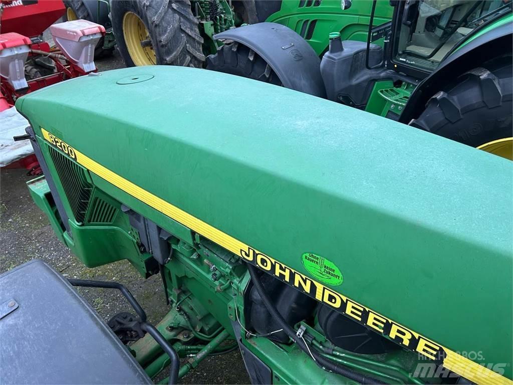 John Deere 8200 Tracteur