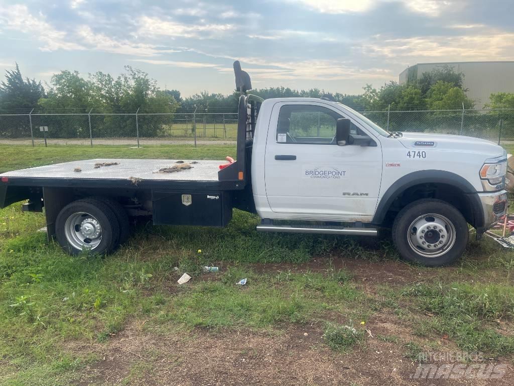 RAM 5500 Camion plateau