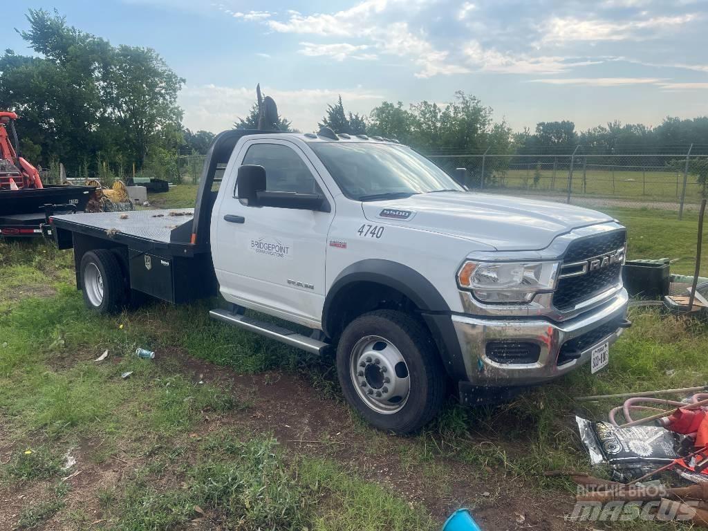 RAM 5500 Camion plateau