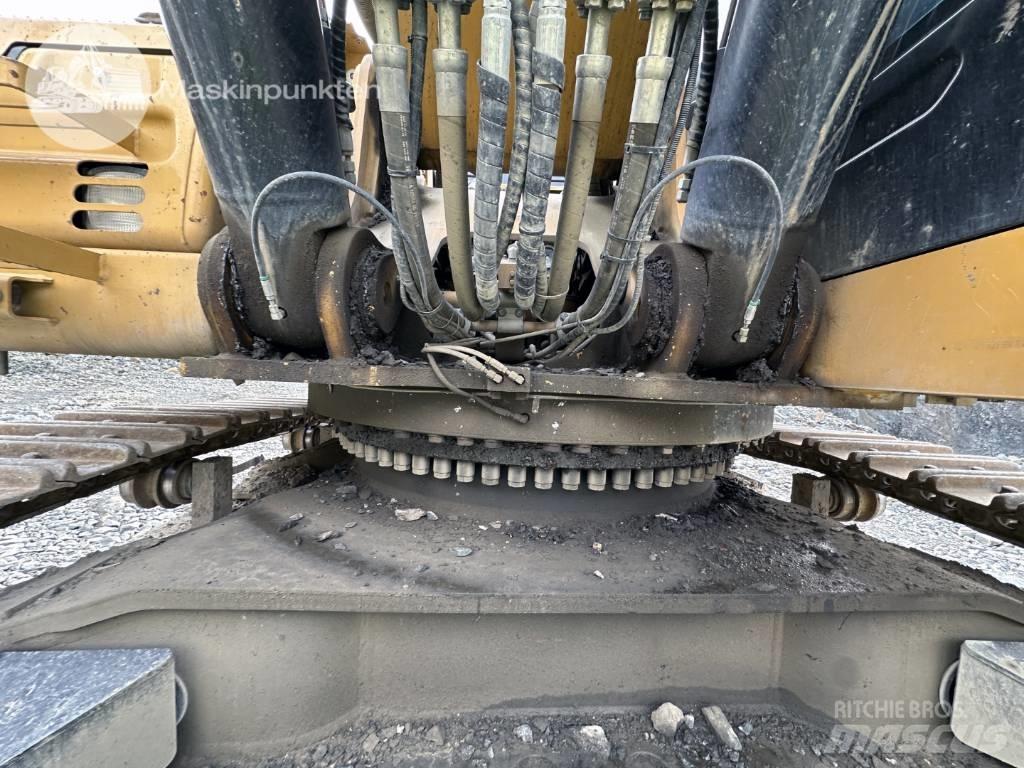CAT 352 F Pelle sur chenilles