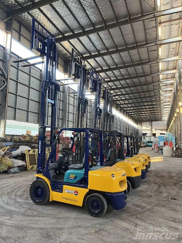Komatsu FD 30 T-17 Chariots diesel