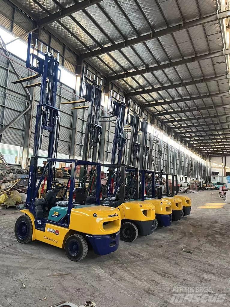 Komatsu FD 30 T-17 Chariots diesel