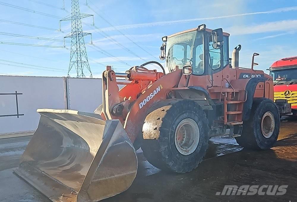 Doosan DL 400 Chargeuse sur pneus