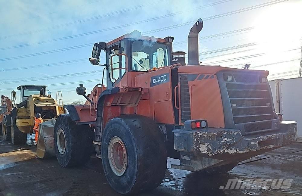 Doosan DL 400 Chargeuse sur pneus