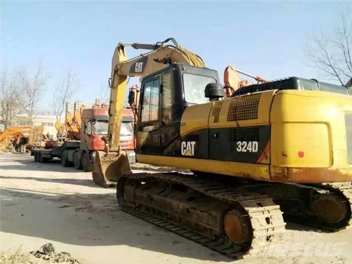 CAT 324 D2L Pelle sur chenilles