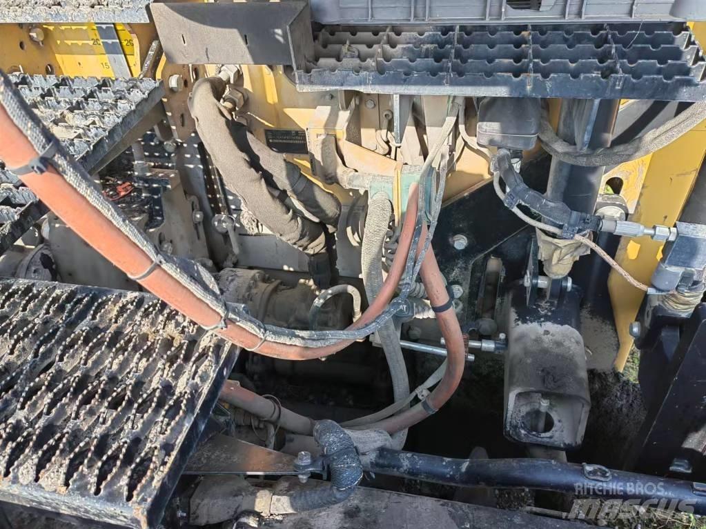 CAT AP655F Finisseur