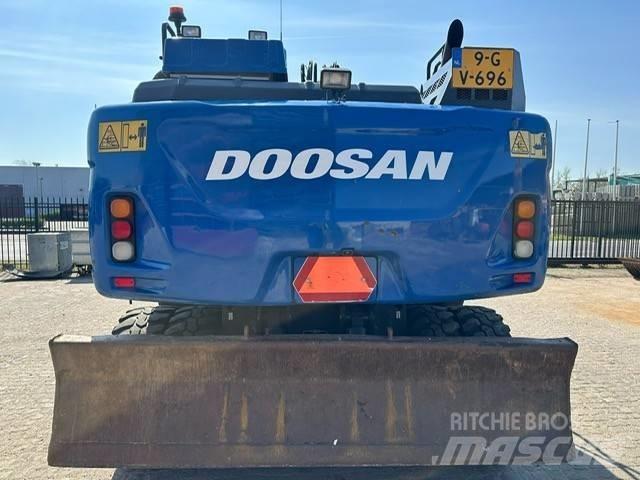Doosan DX 170 W Pelle sur pneus