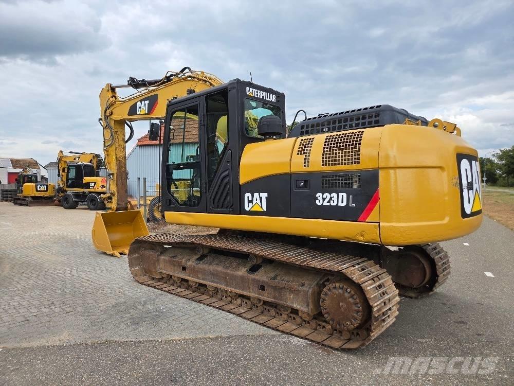 CAT 323DL Pelle sur chenilles