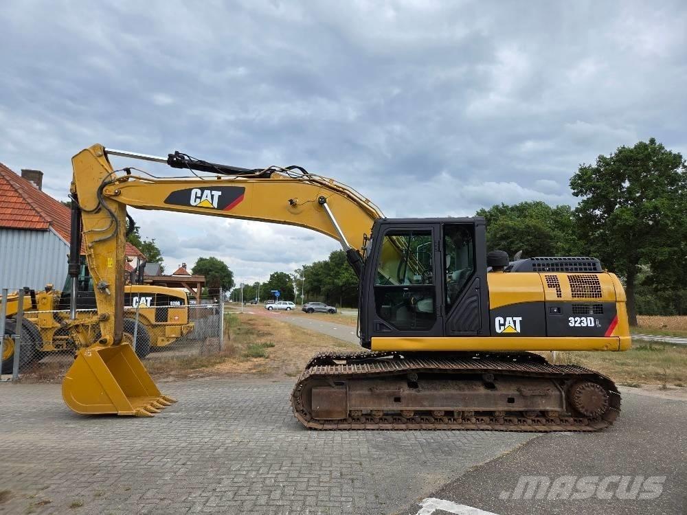 CAT 323DL Pelle sur chenilles