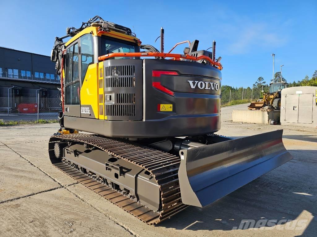 Volvo ECR235EL Pelle sur chenilles