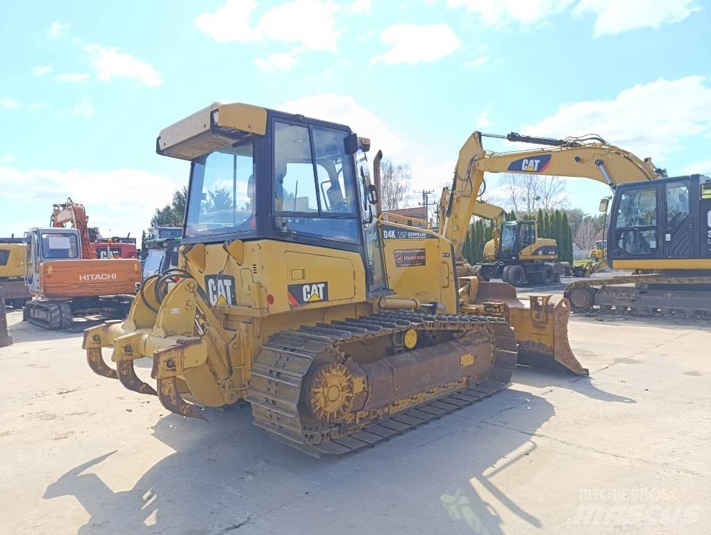 CAT D 4 K Bouteurs sur chenilles