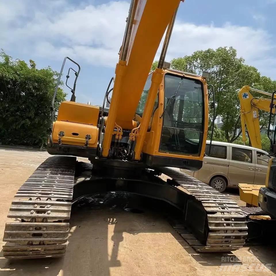 Hyundai R220-9s Pelle sur chenilles