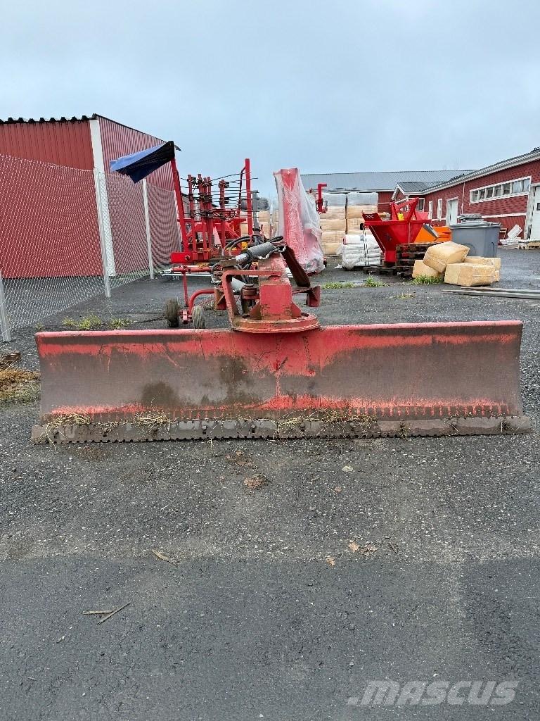 VM 300 JH 2 Niveleuse, lame