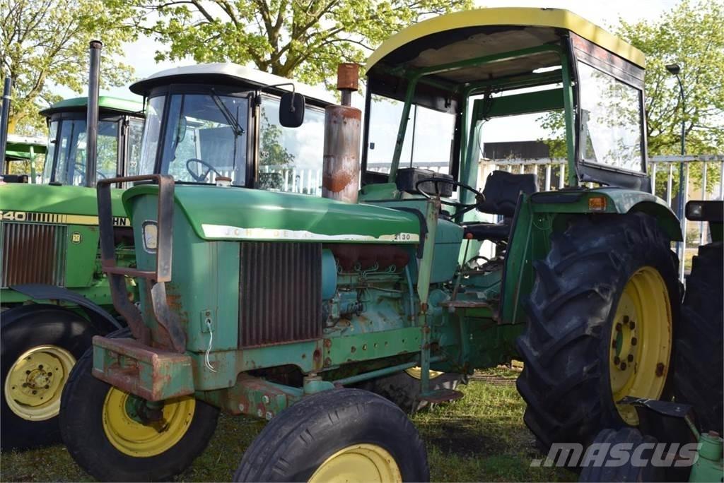 John Deere 2130 Tracteur