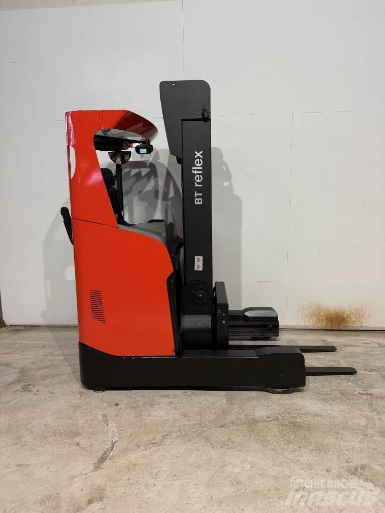 Toyota truck RRE200H Chariot à mât rétractable