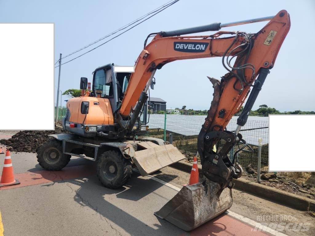 Doosan DX 55 W Pelle sur pneus