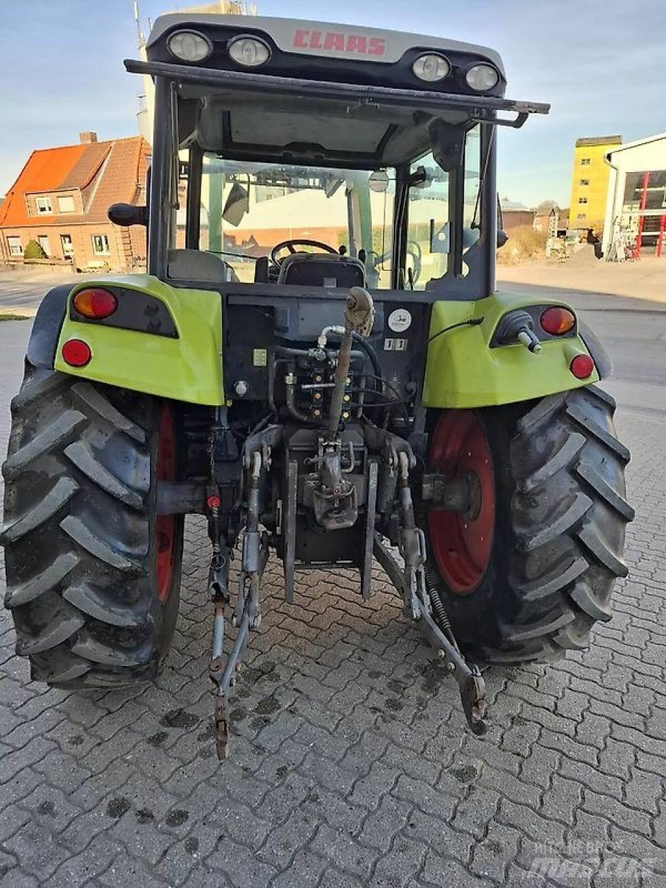 CLAAS AXOS 330 CX Tracteur