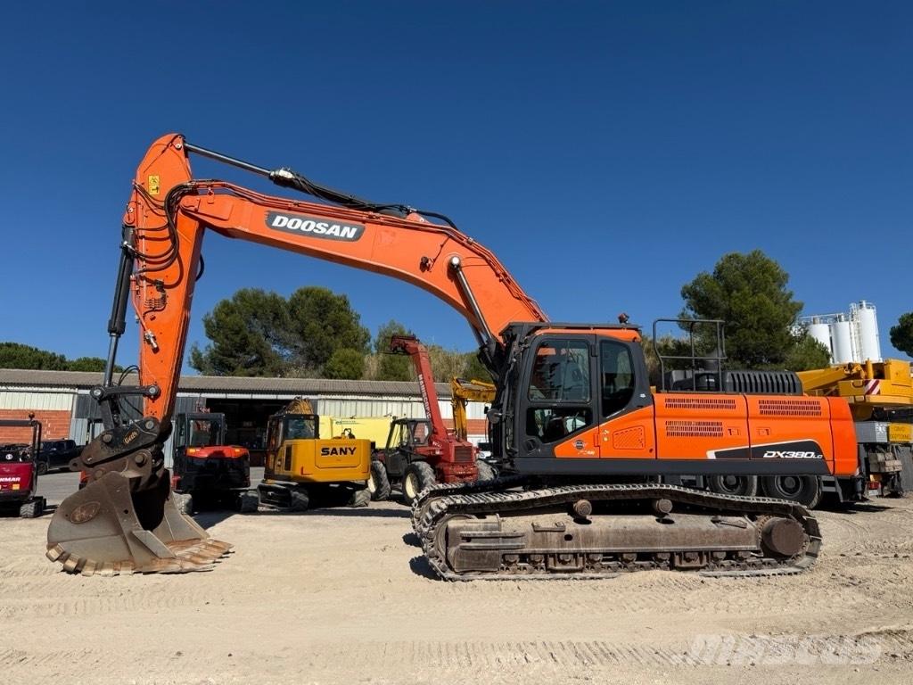 Doosan DX 380 LC Pelle sur chenilles