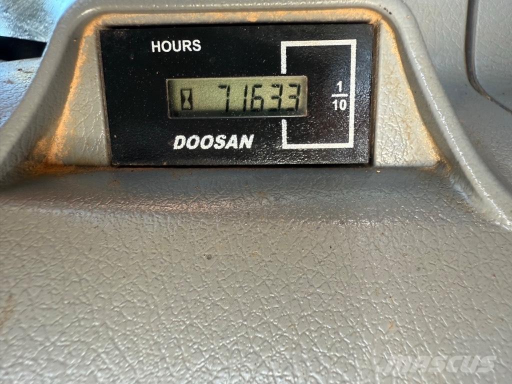 Doosan DX 380 LC Pelle sur chenilles