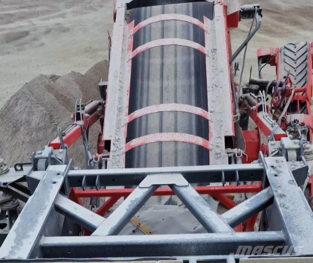 Sandvik QH 332 DDHS Concasseur mobile