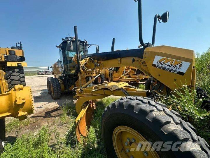 CAT 140 M 2 Niveleuse