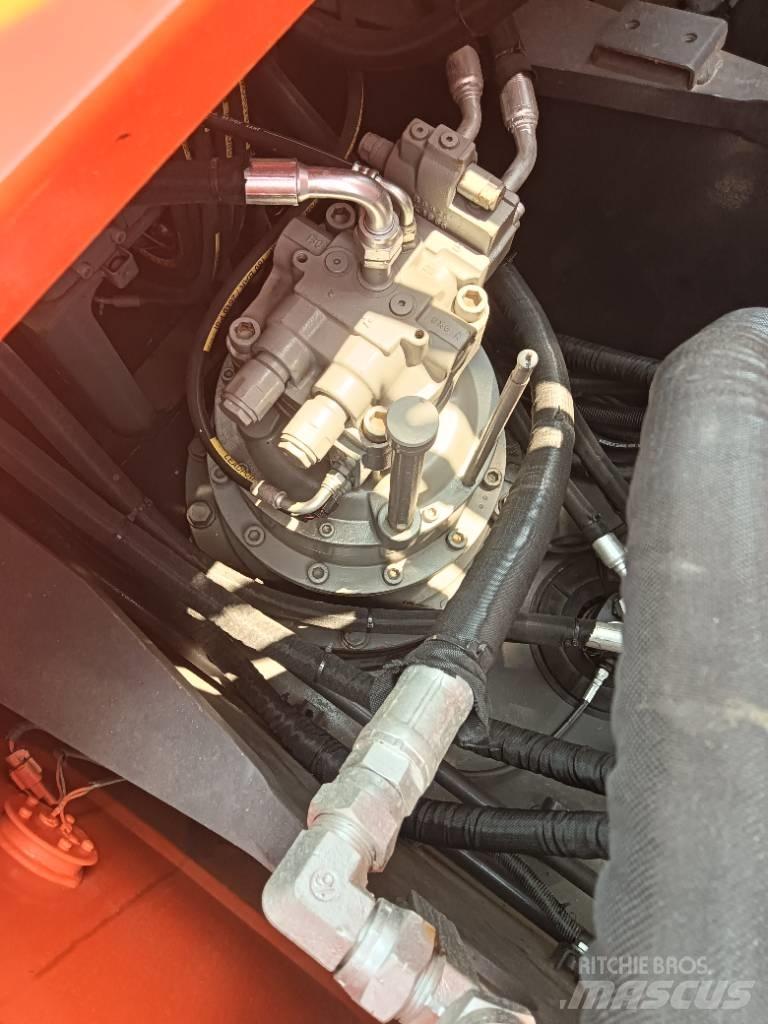 Hitachi ZX 240 Pelle sur chenilles