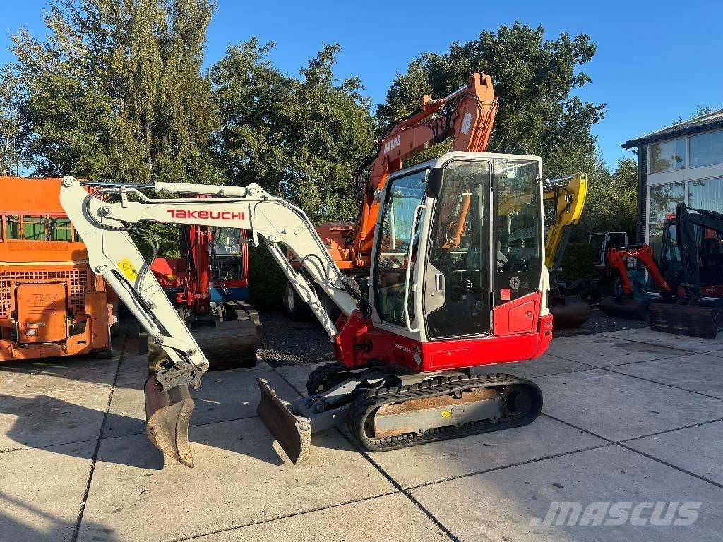 Takeuchi TB 230 Mini pelle < 7t