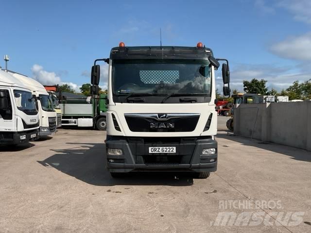 MAN TGM 18.250 Camion multibenne
