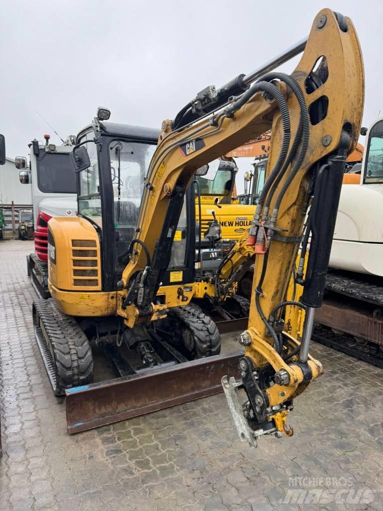 CAT 302.7 D Mini pelle < 7t