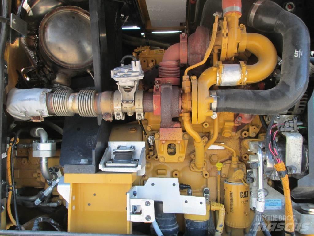 CAT M 317F Pelle sur pneus
